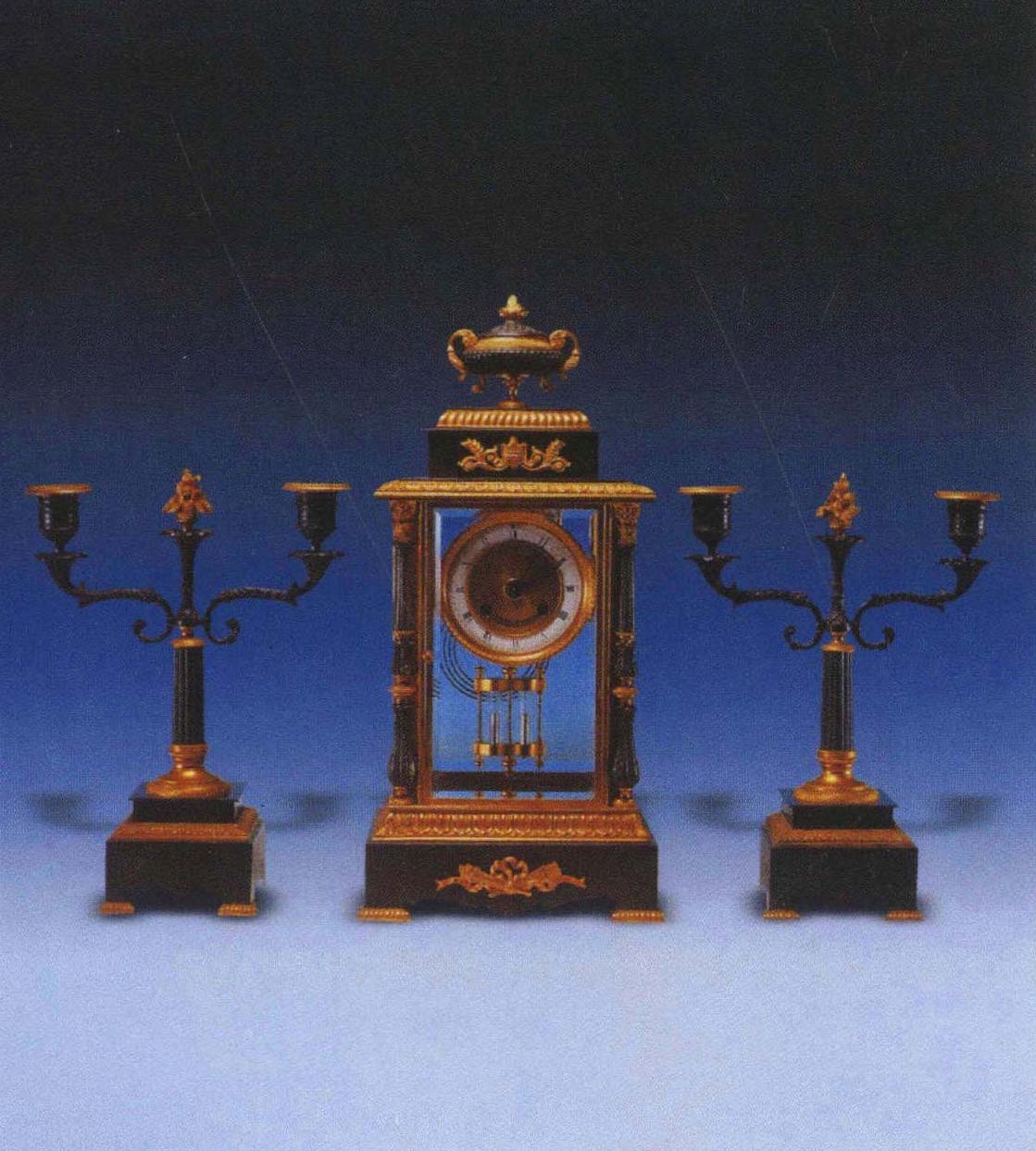 这套19世纪中后期法国皇帝拿破仑三世的时钟和烛台|拿破仑三世|烛台|皇帝_新浪新闻